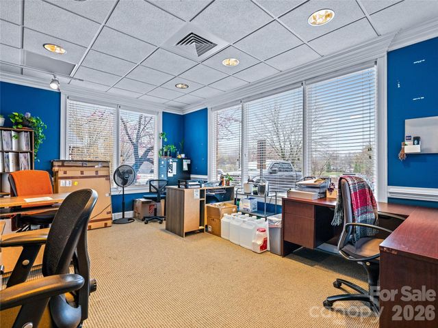 77 Central Avenue E, Asheville, NC 28801