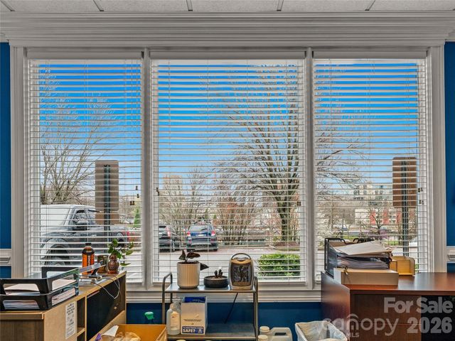 77 Central Avenue E, Asheville, NC 28801