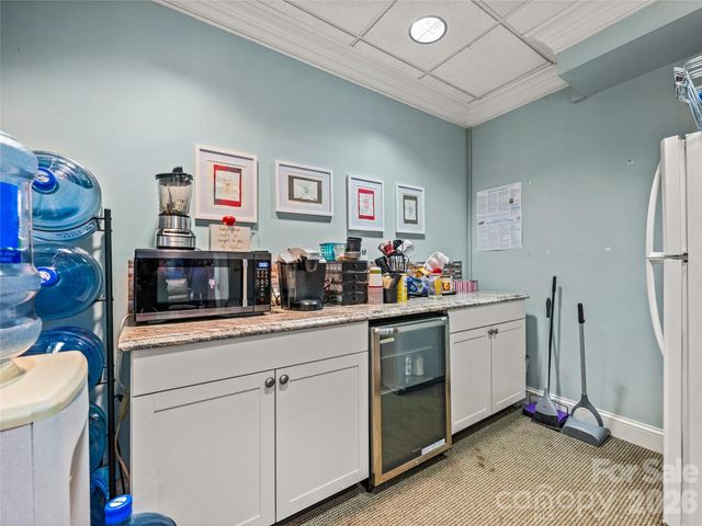 77 Central Avenue E, Asheville, NC 28801