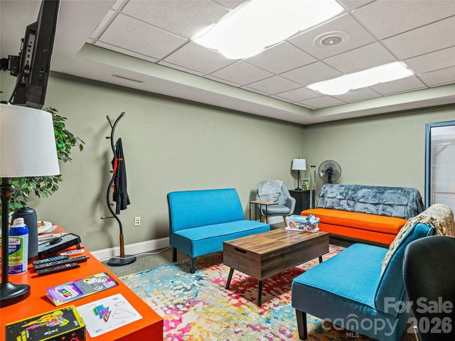 77 Central Avenue E, Asheville, NC 28801