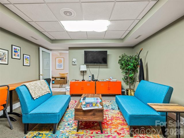 77 Central Avenue E, Asheville, NC 28801