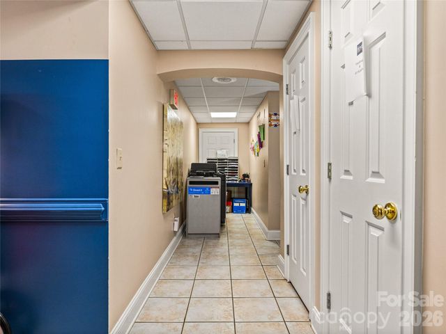 77 Central Avenue E, Asheville, NC 28801