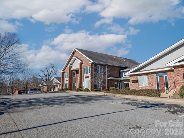77 Central Avenue E, Asheville, NC 28801