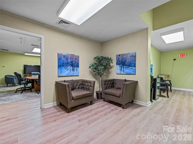 77 Central Avenue E, Asheville, NC 28801