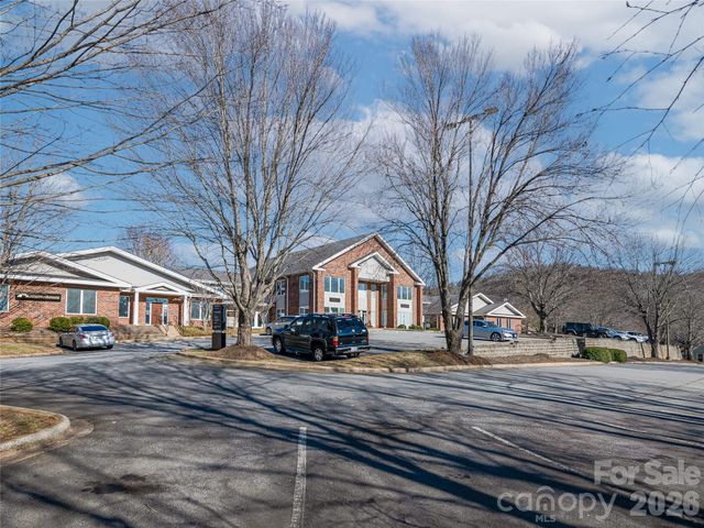 77 Central Avenue E, Asheville, NC 28801