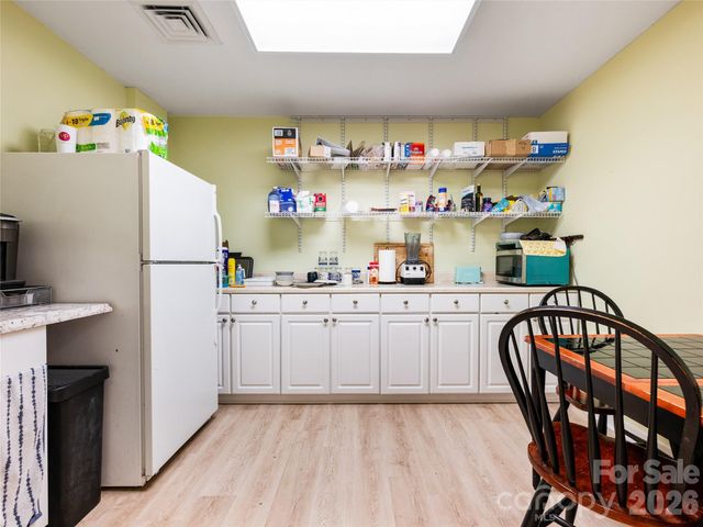 77 Central Avenue E, Asheville, NC 28801