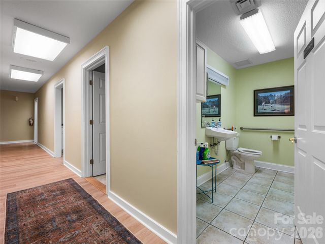 77 Central Avenue E, Asheville, NC 28801