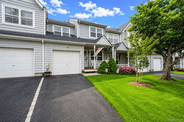 89 Northwood Boulevard, Central Islip, NY 11722
