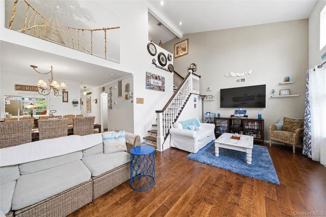89 Northwood Boulevard, Central Islip, NY 11722