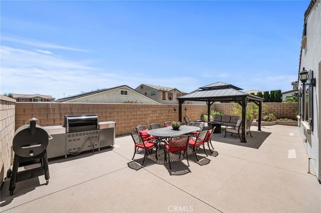 16083 Muirfield, Fontana, CA 92336