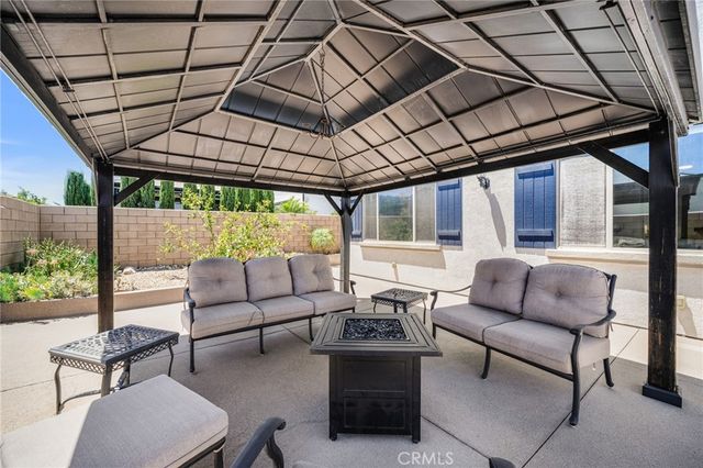 16083 Muirfield, Fontana, CA 92336