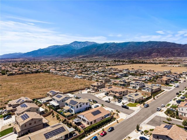 16083 Muirfield, Fontana, CA 92336