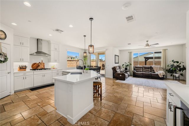 16083 Muirfield, Fontana, CA 92336