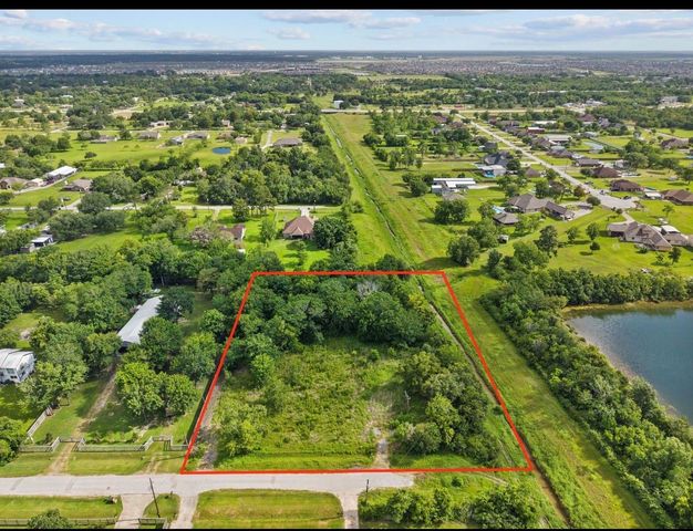 10728 Derrick Drive, Santa Fe, TX 77510