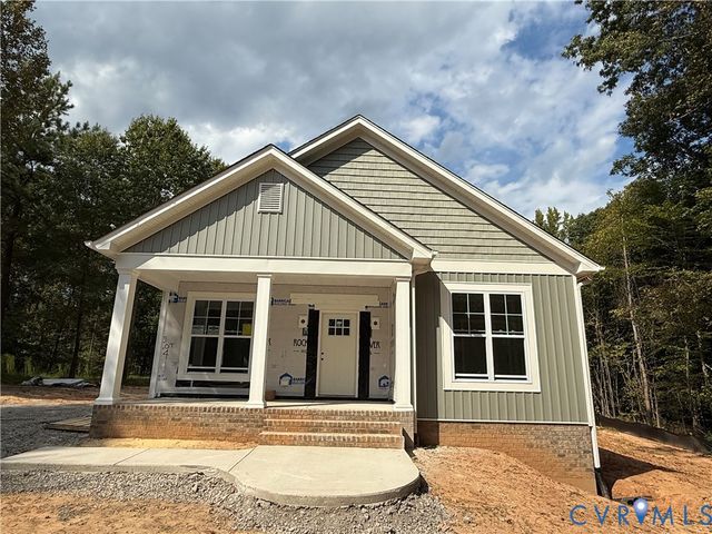 447 Raleigh Ave, South Hill, VA 23970