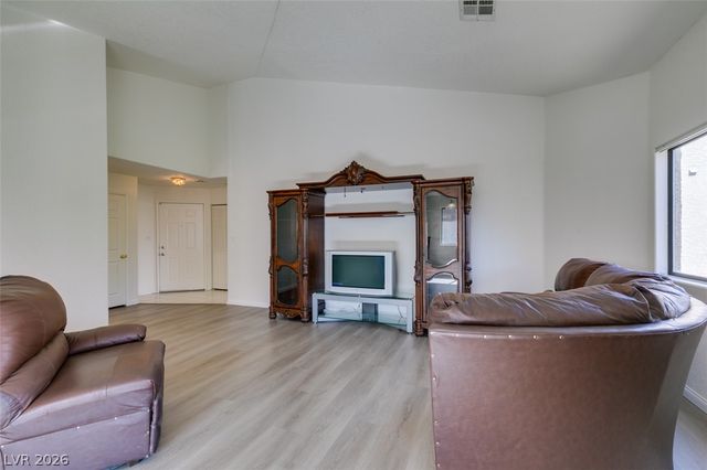 5054 South Rainbow Boulevard 202, Las Vegas, NV 89118
