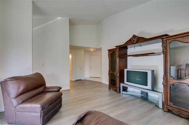 5054 South Rainbow Boulevard 202, Las Vegas, NV 89118