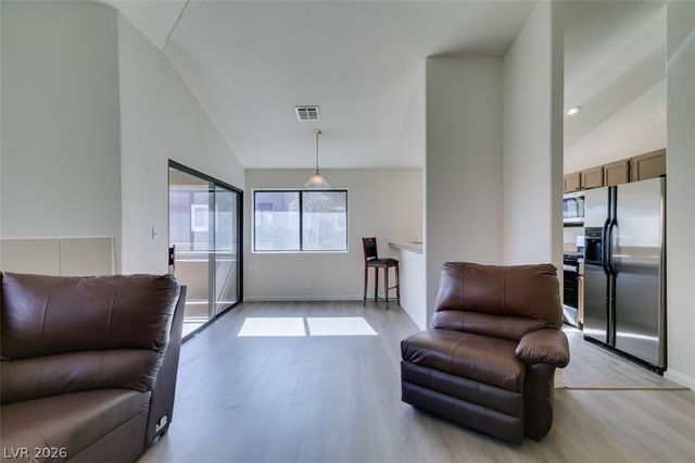 5054 South Rainbow Boulevard 202, Las Vegas, NV 89118
