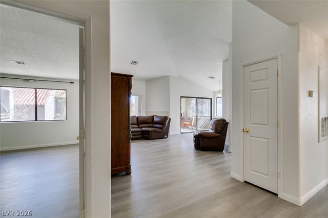 5054 South Rainbow Boulevard 202, Las Vegas, NV 89118