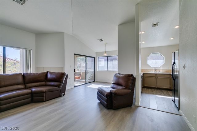 5054 South Rainbow Boulevard 202, Las Vegas, NV 89118