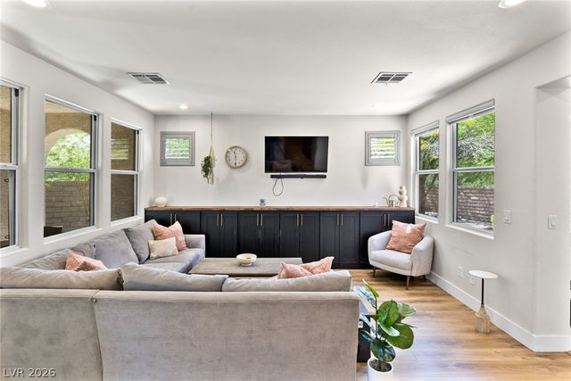 620 Wandering Violets Way, Las Vegas, NV 89138