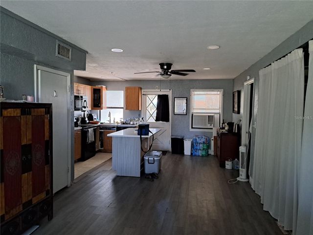 2814 N MARYLAND AVENUE, Plant City, FL 33563