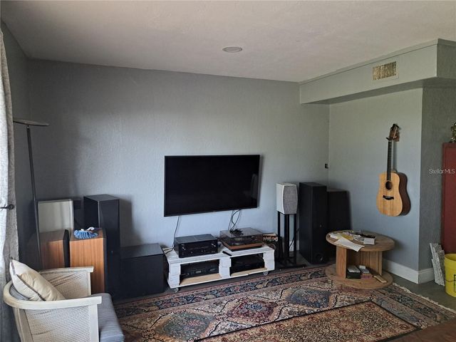 2814 N MARYLAND AVENUE, Plant City, FL 33563