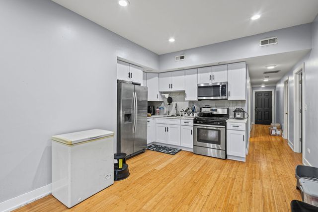 2833 W Polk Street, Chicago, IL 60612