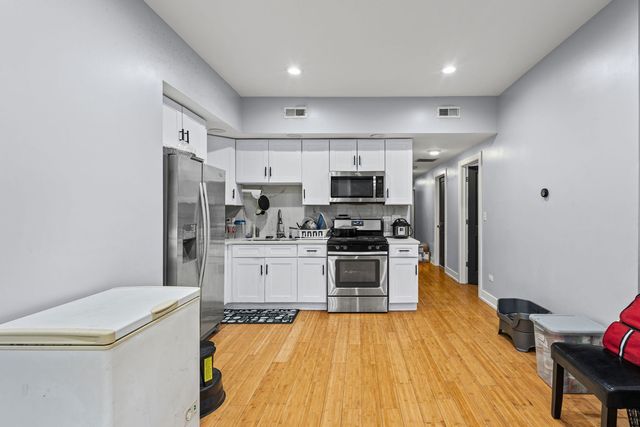 2833 W Polk Street, Chicago, IL 60612