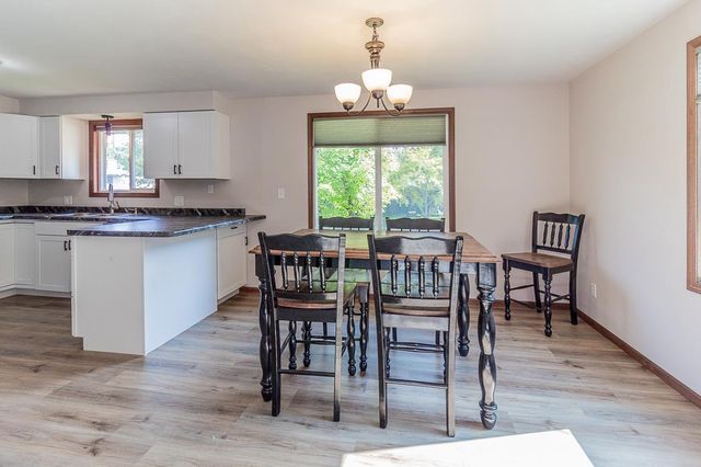 1834 DEXTER STREET, New London, WI 54961