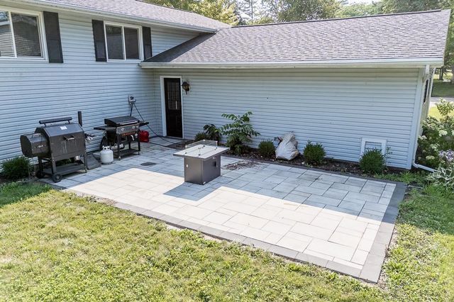1834 DEXTER STREET, New London, WI 54961