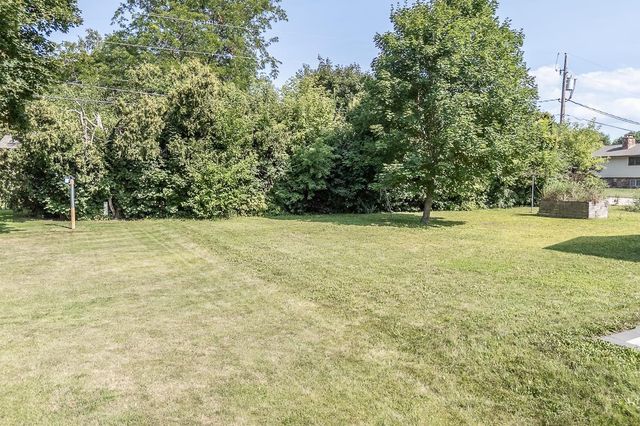 1834 DEXTER STREET, New London, WI 54961