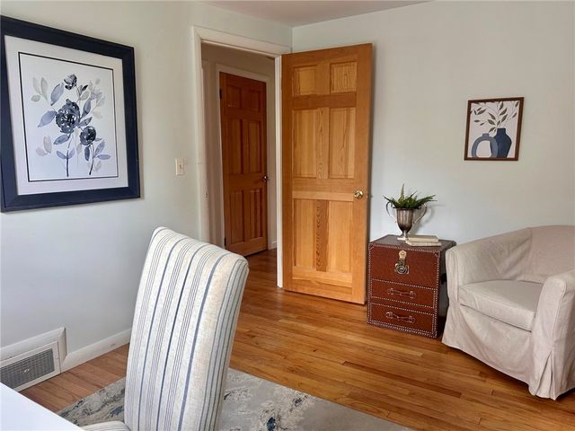 36 Ideal Court, Warwick, RI 02818