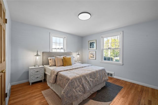 36 Ideal Court, Warwick, RI 02818