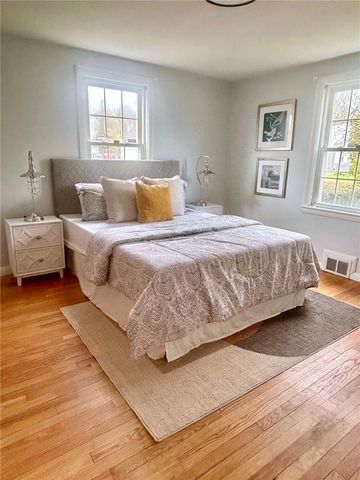 36 Ideal Court, Warwick, RI 02818