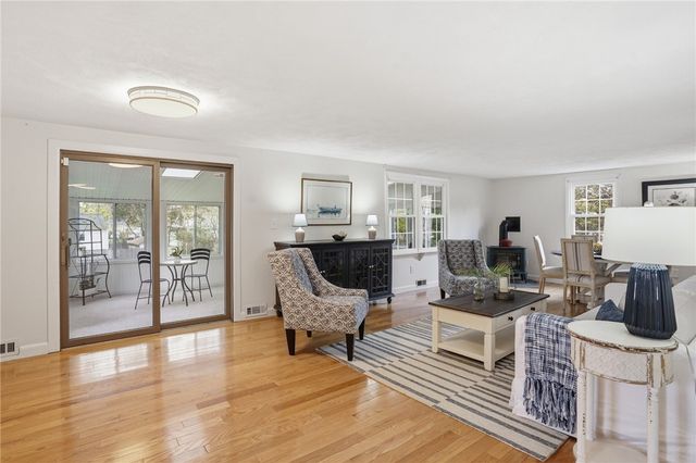 36 Ideal Court, Warwick, RI 02818