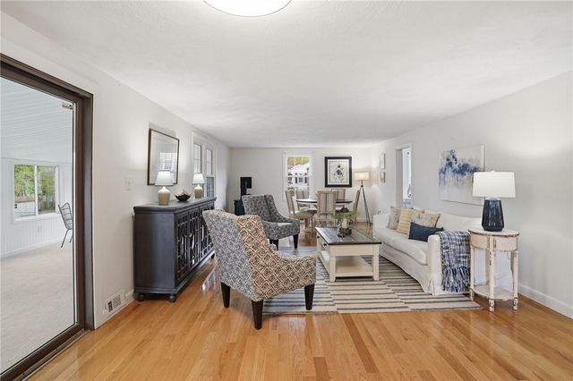 36 Ideal Court, Warwick, RI 02818