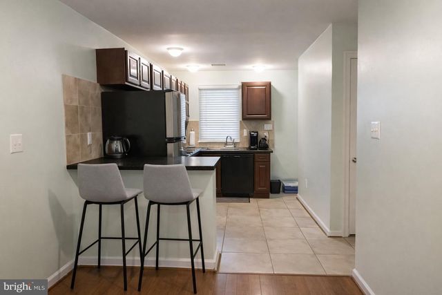 4225 FILBERT ST, Philadelphia, PA 19104