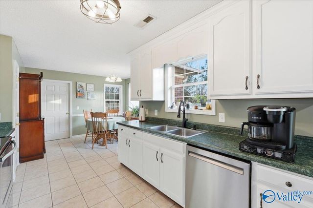 182 Bonaire Drive, Huntsville, AL 35811