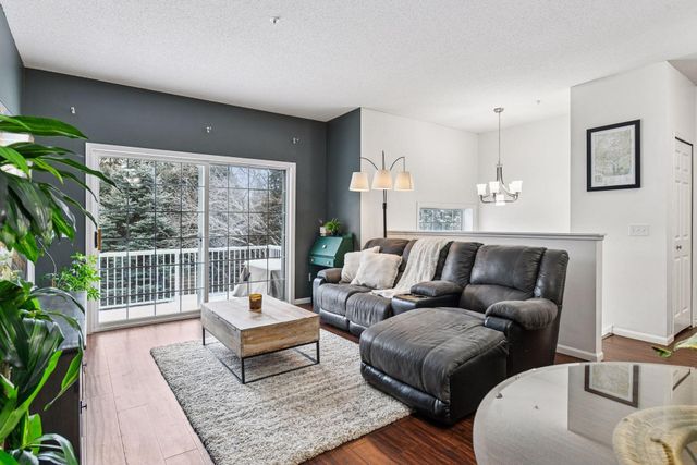 642 Willoughby Way W, Minnetonka, MN 55305