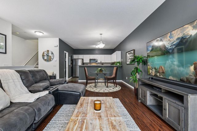 642 Willoughby Way W, Minnetonka, MN 55305