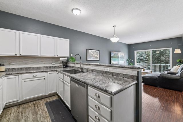 642 Willoughby Way W, Minnetonka, MN 55305