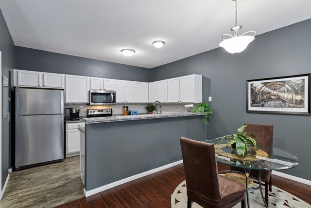 642 Willoughby Way W, Minnetonka, MN 55305