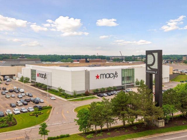 642 Willoughby Way W, Minnetonka, MN 55305