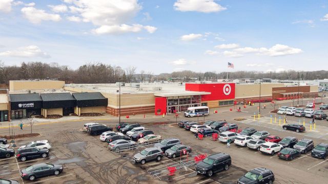 642 Willoughby Way W, Minnetonka, MN 55305