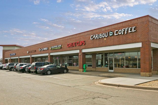 642 Willoughby Way W, Minnetonka, MN 55305