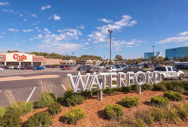 642 Willoughby Way W, Minnetonka, MN 55305