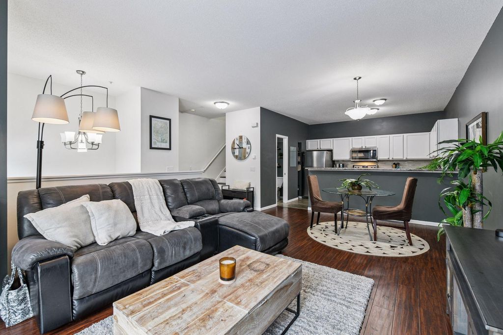 642 Willoughby Way W, Minnetonka, MN 55305