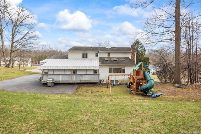 20 Algonquin Circle, Airmont, NY 10952