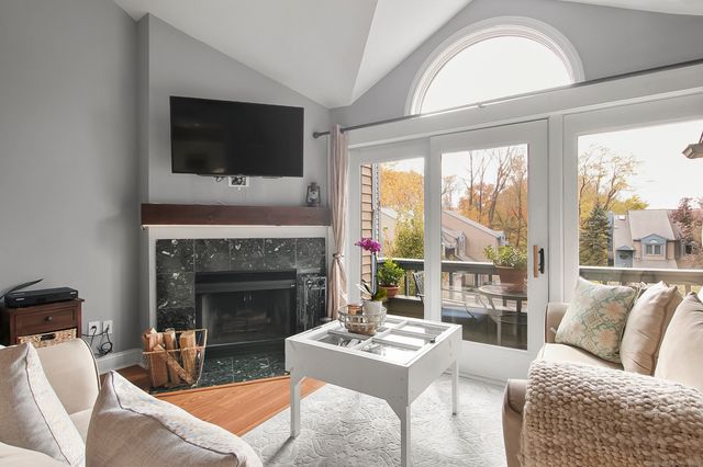 15 Perry Avenue 10A, Norwalk, CT 06850